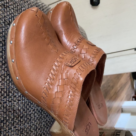 Ugg stitched clog - Picture 3 of 5